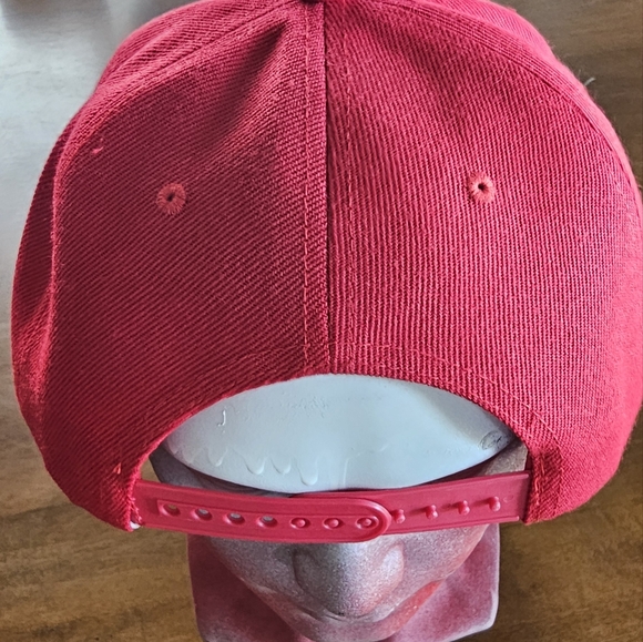 Red, New York Yankees, Adjustable, Baseball Cap. - Picture 2 of 3